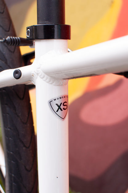 2019 Specialized Sirrus flat bar hybrid bike, White, Women's XS