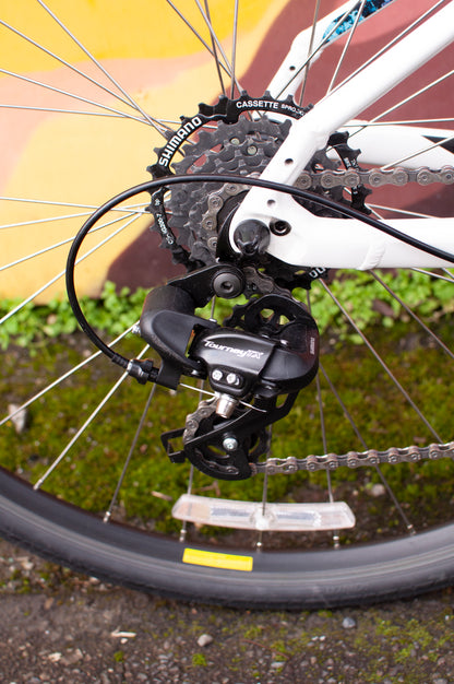 2019 Specialized Sirrus flat bar hybrid bike, White, Women's XS