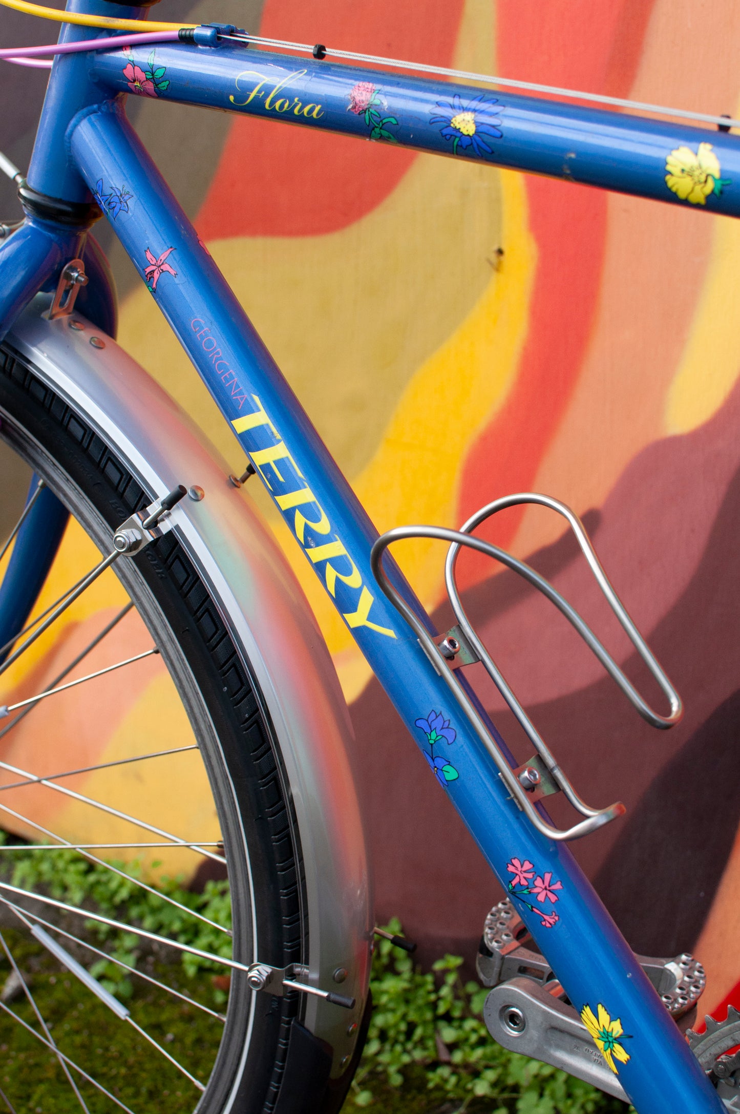 1999 Georgena Terry Flora Commuter Bike, Blue with colorful flowers, 41cm/S