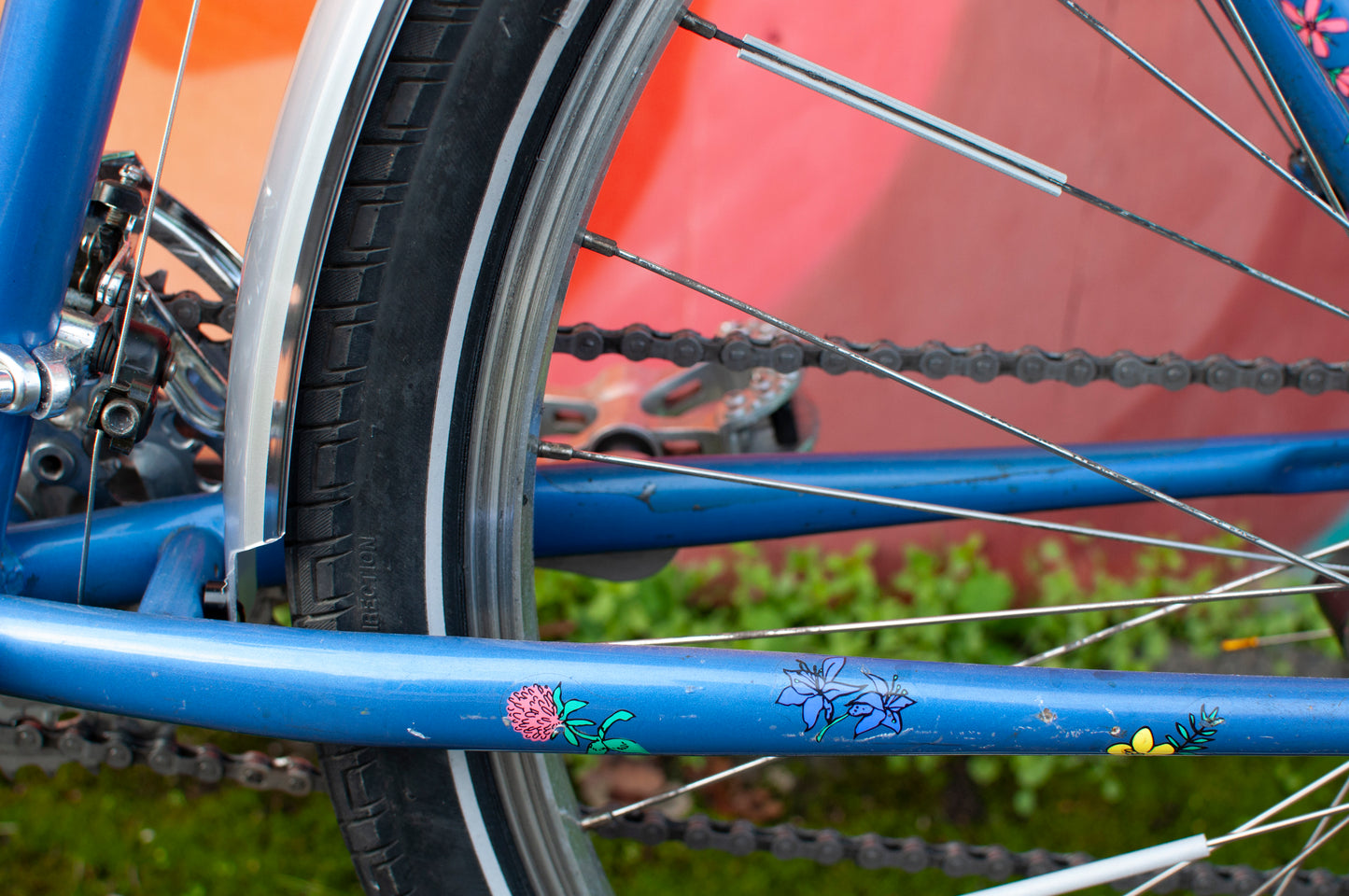 1999 Georgena Terry Flora Commuter Bike, Blue with colorful flowers, 41cm/S