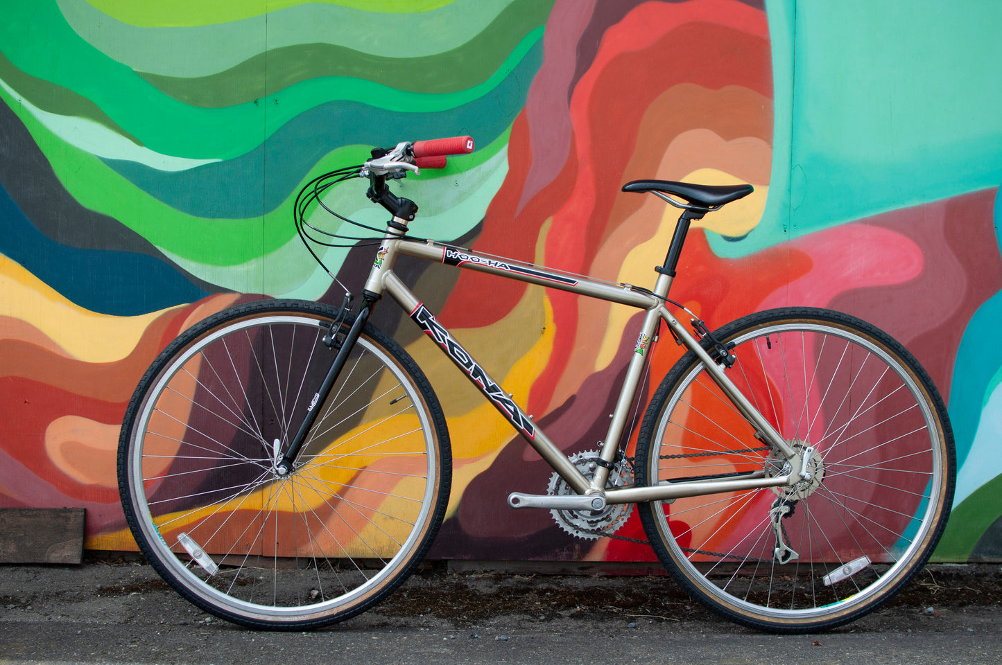 1999 Kona Hoo Ha Aluminum Hybrid Bike, 44cm, Champagne/Black/Red/White