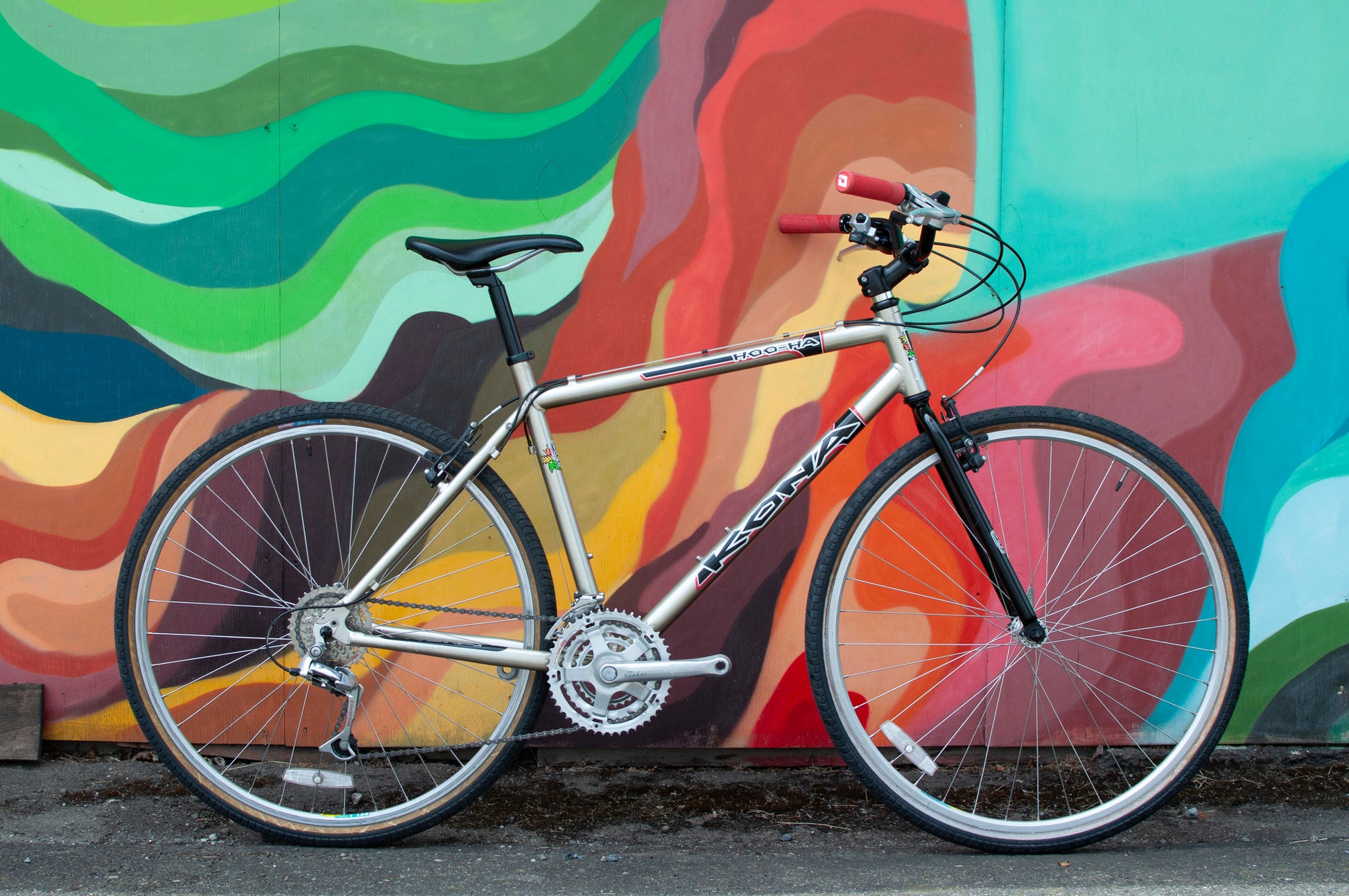 1999 Kona Hoo Ha Aluminum Hybrid Bike, 44cm, Champagne/Black/Red