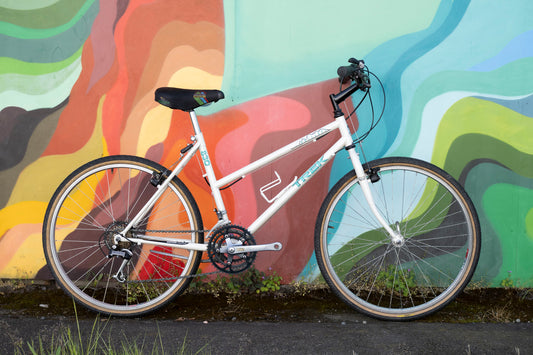 Early 90's Trek Antelope 830 Step-Thru Bike, White & Teal, 46cm