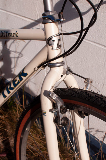 90s Trek 730 Multitrack Steel Hybrid bike, Pearl White & Navy Blue, 39cm/XS